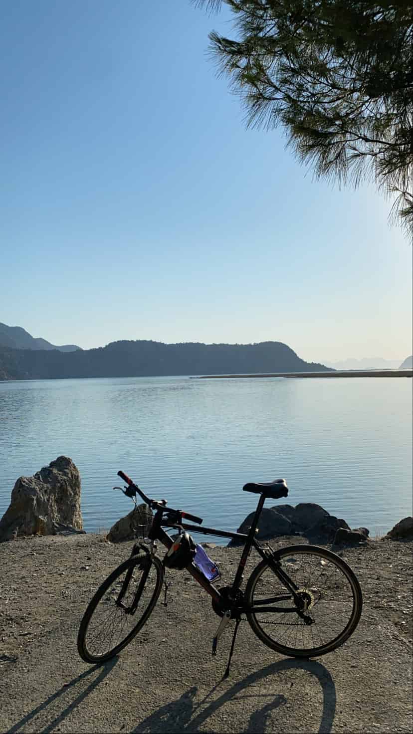 Cycling photo, Lake Sulungur